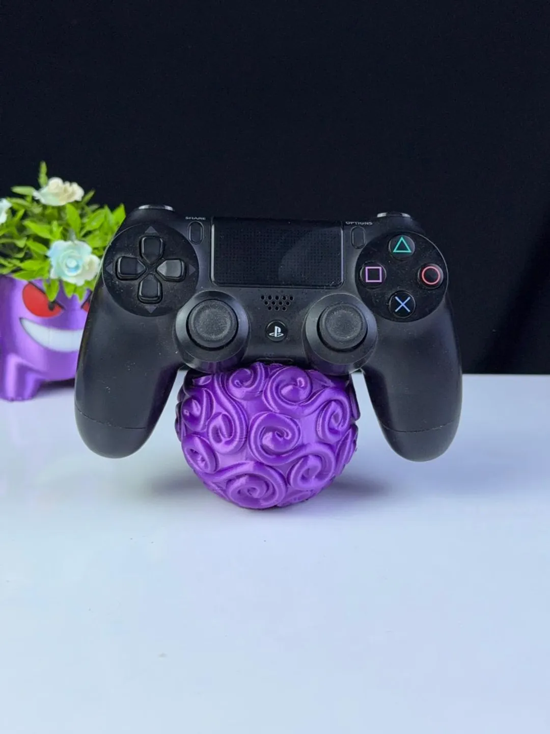 Gomu Gomu Holder — 3D-printed controller holder, angle 2